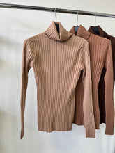 Kép betöltése a galériamegjelenítőbe: 5809 BORDÁS basic garbó