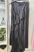 Kép betöltése a galériamegjelenítőbe: 12370 ALINA elől fodros felső+ nadrág szett