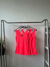 Kép betöltése a galériamegjelenítőbe: 071 BASIC VASTAG PÁNTOS trikó