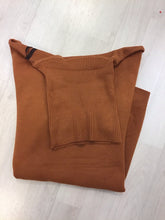 Kép betöltése a galériamegjelenítőbe: BASIC garbó pulóver / 9076