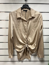 Kép betöltése a galériamegjelenítőbe: 7988 GIGI színes szatén blúz