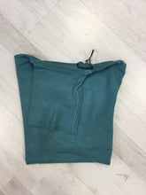 Kép betöltése a galériamegjelenítőbe: BASIC garbó pulóver / 9076