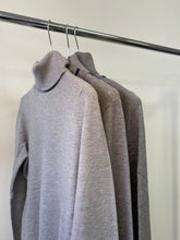 Kép betöltése a galériamegjelenítőbe: BASIC garbó pulóver / 9076