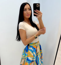 Kép betöltése a galériamegjelenítőbe: 27347 V nyakú rövidujjú felső