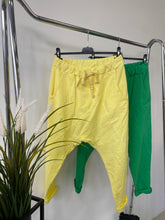 Kép betöltése a galériamegjelenítőbe: 3458 Ülepes pamut nadrág