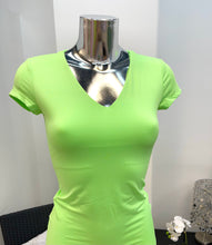 Kép betöltése a galériamegjelenítőbe: 27347 V nyakú rövidujjú felső