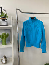 Kép betöltése a galériamegjelenítőbe: 067 MOLLY VASTAG kötésű pulóver