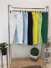 Kép betöltése a galériamegjelenítőbe: VANDA gyűrt nadrág 7373/1318