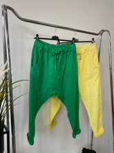 Kép betöltése a galériamegjelenítőbe: 3458 Ülepes pamut nadrág