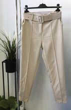 Kép betöltése a galériamegjelenítőbe: 12085 Elegáns öves nadrág