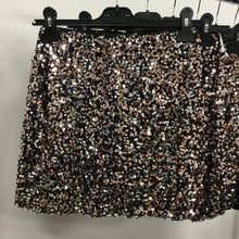 Kép betöltése a galériamegjelenítőbe: 1026 Flitteres miniszoknya
