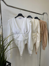 Kép betöltése a galériamegjelenítőbe: 8215 CHLOE Fényes body