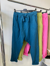 Kép betöltése a galériamegjelenítőbe: 3458 Ülepes pamut nadrág