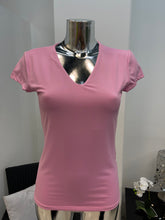 Kép betöltése a galériamegjelenítőbe: 27347 V nyakú rövidujjú felső