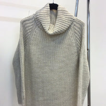 Kép betöltése a galériamegjelenítőbe: 302 CAROLINA kötött pulóver