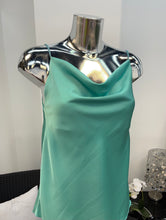 Kép betöltése a galériamegjelenítőbe: LILLA szatén top/3353