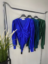 Kép betöltése a galériamegjelenítőbe: 8215 CHLOE Fényes body