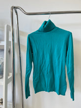 Kép betöltése a galériamegjelenítőbe: BASIC garbó pulóver / 9076