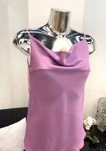 Kép betöltése a galériamegjelenítőbe: LILLA szatén top/3353