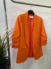 Kép betöltése a galériamegjelenítőbe: 80172 LONG blézer/szines