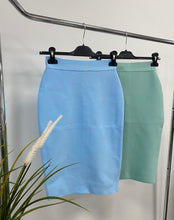 Kép betöltése a galériamegjelenítőbe: 9636 NATUR Alakformáló szoknya