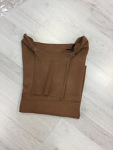 Kép betöltése a galériamegjelenítőbe: BASIC garbó pulóver / 9076