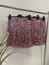 Kép betöltése a galériamegjelenítőbe: 1026 Flitteres miniszoknya