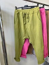 Kép betöltése a galériamegjelenítőbe: 3458 Ülepes pamut nadrág