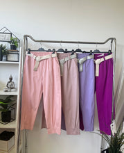 Kép betöltése a galériamegjelenítőbe: 52125 STACY öves nadrág
