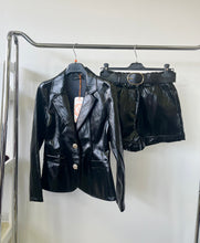 Kép betöltése a galériamegjelenítőbe: 19107 EMMA fényes műbőr blézer
