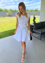 Kép betöltése a galériamegjelenítőbe: NINETT válltömős fodros ruha
