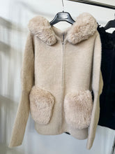 Kép betöltése a galériamegjelenítőbe: 25002 ALMA vastag zsenília kapucnis kardigán / átmeneti kabát
