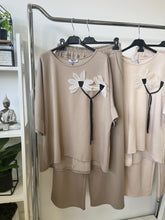 Kép betöltése a galériamegjelenítőbe: 6338-1052 LISSA szett virág dísszel
