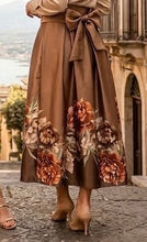 Kép betöltése a galériamegjelenítőbe: 8018 CHAMPAGNE nagy masnis szatén szoknya
