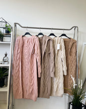 Kép betöltése a galériamegjelenítőbe: 3091 WANDA fonott kapucnis kardigánj
