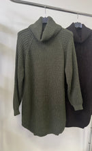 Kép betöltése a galériamegjelenítőbe: 5205 HETTA GARBÓ pulóver/tunika
