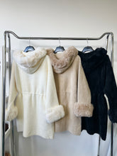 Kép betöltése a galériamegjelenítőbe: 25017 SYLVA vastag zsenília kardigán / kabát
