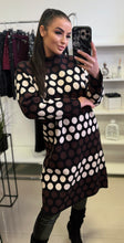 Kép betöltése a galériamegjelenítőbe: STELLA pöttyös  kötött ruha S/M
