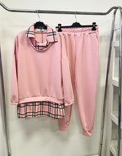 Kép betöltése a galériamegjelenítőbe: 38275 STATION jogging kockás ing betéttel
