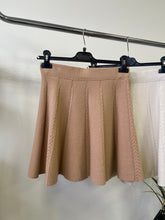 Kép betöltése a galériamegjelenítőbe: 52791 JEAN kötött miniszoknya
