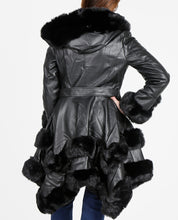 Kép betöltése a galériamegjelenítőbe: 22009 GINA  harang szoknyás műbőr szőrmés kabát
