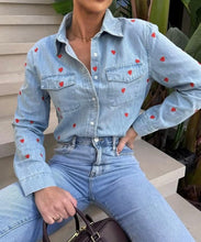 Kép betöltése a galériamegjelenítőbe: 98076 PIROS szíves farmering
