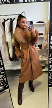 Kép betöltése a galériamegjelenítőbe: 90412 TAMARA szövetkabát műszőrmével
