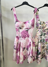 Kép betöltése a galériamegjelenítőbe: 231155 CARINA virágos miniruha
