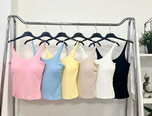 Kép betöltése a galériamegjelenítőbe: 5037 IZZY spagetti pántos top
