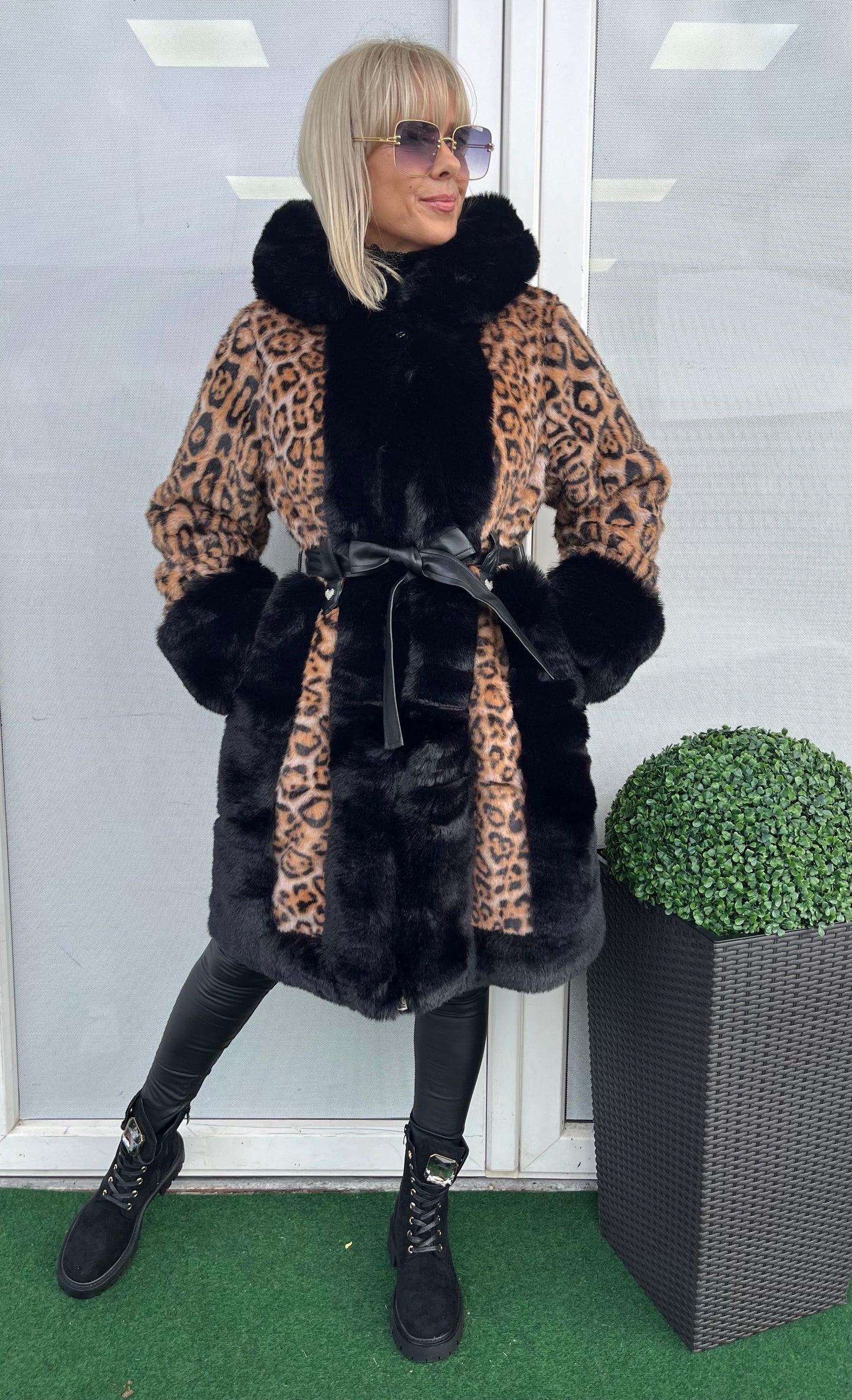 8679 LEONA leopárd műszőrme bunda