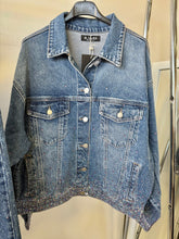 Kép betöltése a galériamegjelenítőbe: A2258 NORY strasszköves oversize farmer kabát
