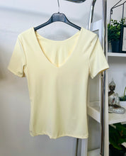 Kép betöltése a galériamegjelenítőbe: 45739 RELLA felső
