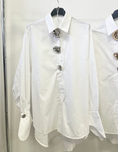 Kép betöltése a galériamegjelenítőbe: 8978 ZENNA vászon ing díszgombokkal
