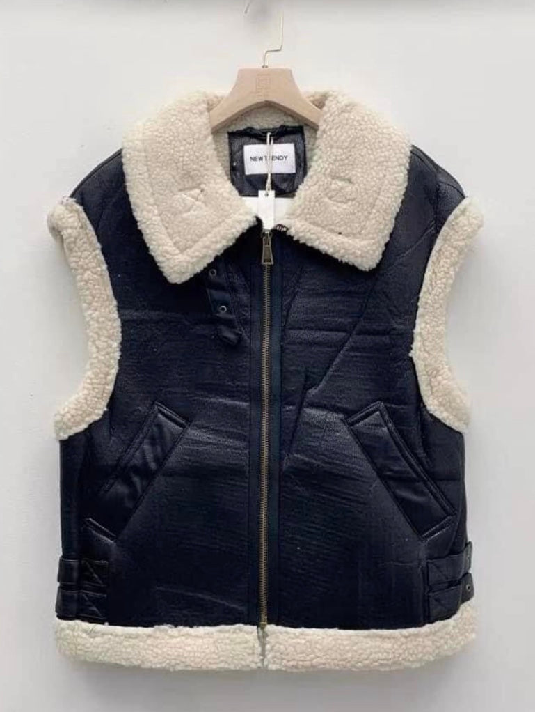 3108 DORINA oversize műirha mellény